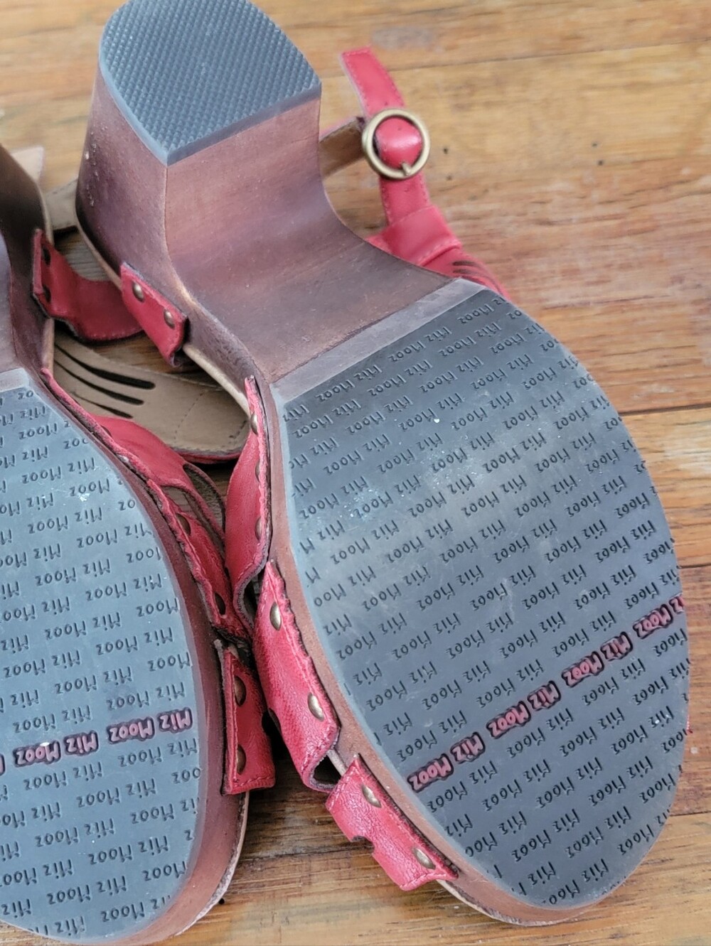 Miz Mooz Red Leather Hilary Platform Sandals Boho Size 8.5 - Picture 4 of 6